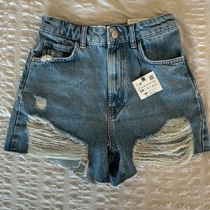 Zara new Blue Distressed Denim Shorts 💙